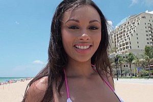 the uk农村80岁的黄色一级片