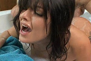 三级片自拍视频